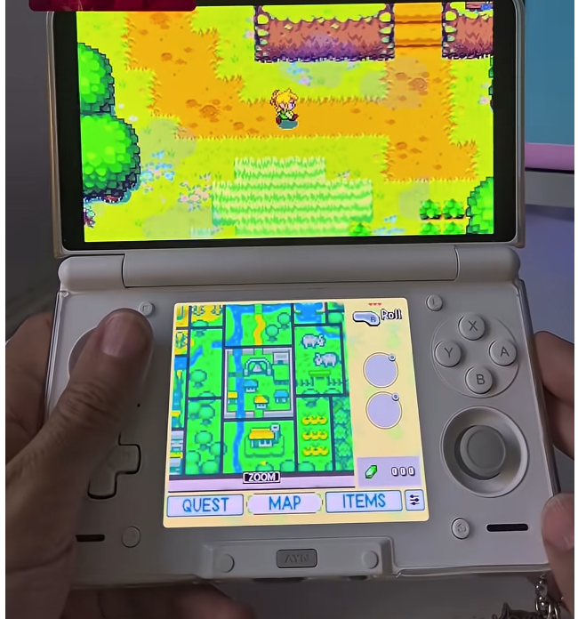 yoshinokentarou's tweet photo. GBAの名作『ゼルダの伝説 ふしぎのぼうし』が、まさかのAndroidに2画面仕様で勝手移植!!

本作はGBA版をベースに2画面へ拡張し、マップや各種情報を下画面へ配置

更にワイド画面、高解像度表示にも対応。しかも日本版ROMにも対応という、日本人には嬉しい勝手移植だッッ!!
https://t.co/yeaHkzs7ih https://t.co/hN0YVwYXj0