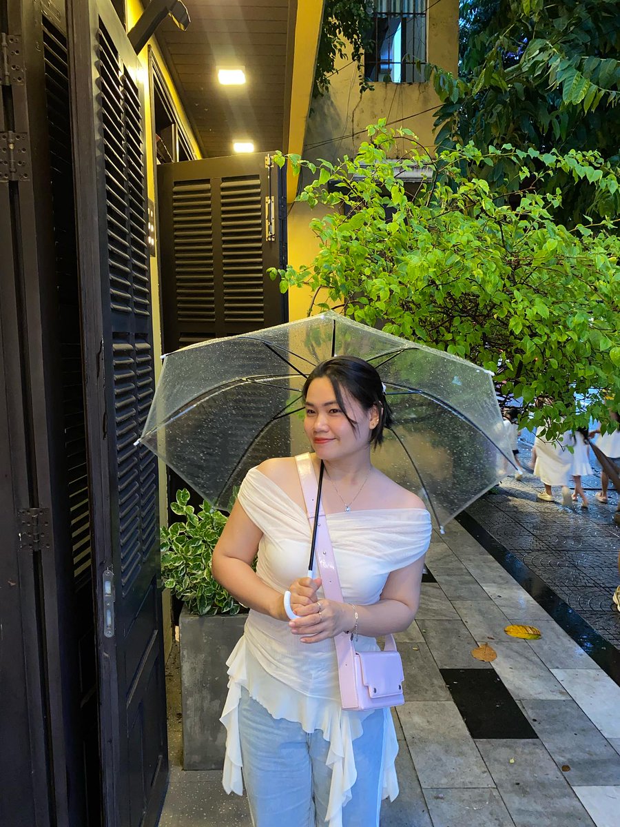 pnvthanhsm6u's tweet photo. Trên đời này , vốn không có độ tuổi nào là đẹp nhất ,chỉ có trạng thái tốt nhất chính là lúc bạn đẹp nhất … 
#st #thanhxuantuamaytroi #travel #hoian #thang7 #giadinhxalo https://t.co/nWvGvgs8aF