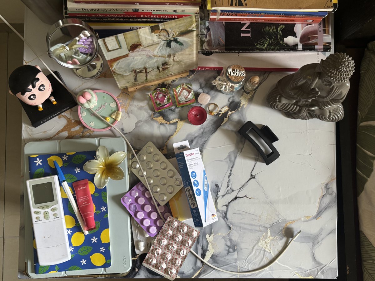 strwbryoatmeal's tweet photo. a girl’s bedside table https://t.co/EEEvgGf57V