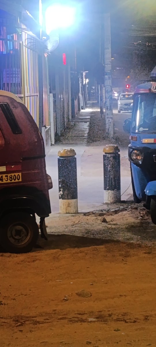 JorgeLCC22's tweet photo. @PluzEnergia hasta cuándo va a seguir la veredas y pista destruida de la Av. Alcazar cuadras 9 y 10 (lado impar)?? 

@IndecopiOficial @OSINERGMIN @MuniLima @rimac6144 https://t.co/O5OR1d15lU