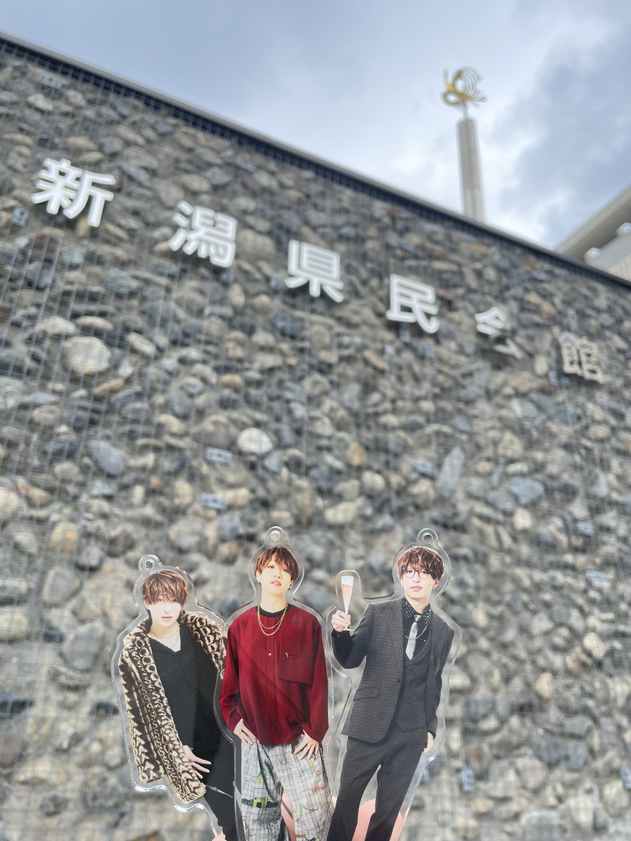 sen_ask_8_9's tweet photo. 今日ライブ行けなくなった分ワンマンに向けて願掛け💛神社も行ったから効果2倍でお願いします🙏🏻 https://t.co/uStPtcFJG7