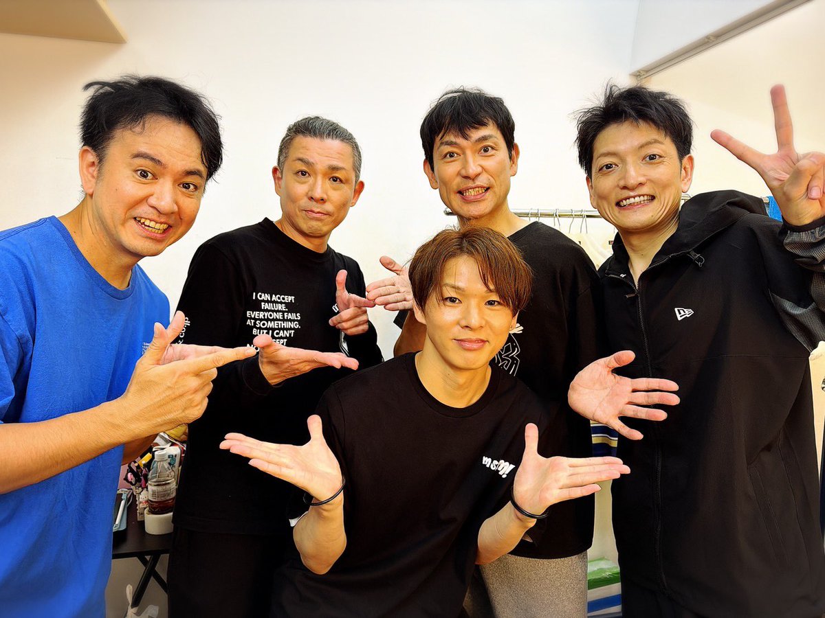 sexydayoon's tweet photo. 本日19:00よりだめおたちの夜予約スタートです！

８月１５日公演
ゲスト
#鷲尾昇
#三原大樹
https://t.co/1olbHqQyEH

８月１６日公演
ゲスト
#加藤良輔
#皆木一舞
https://t.co/OBZrno7RfE

沢山のご予約をお待ちしてます
https://t.co/SrMsZDRQi1
#だめおたちの夜 https://t.co/u2ltSDcvow