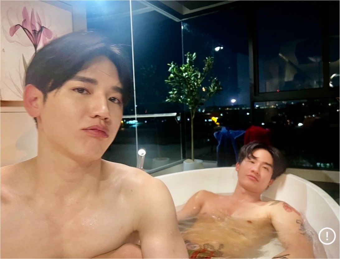 suntaythi's tweet photo. TAYNEW IN BATHUP MEOW MEOW &amp; pouty newwiee 😭😭😭😭😭😭😭😭😭😭 want to see more 🛁🫧

ADAAP HAPPY LANDING
#ADogAndAPlaneFinalEP https://t.co/zSrSQVgA5n