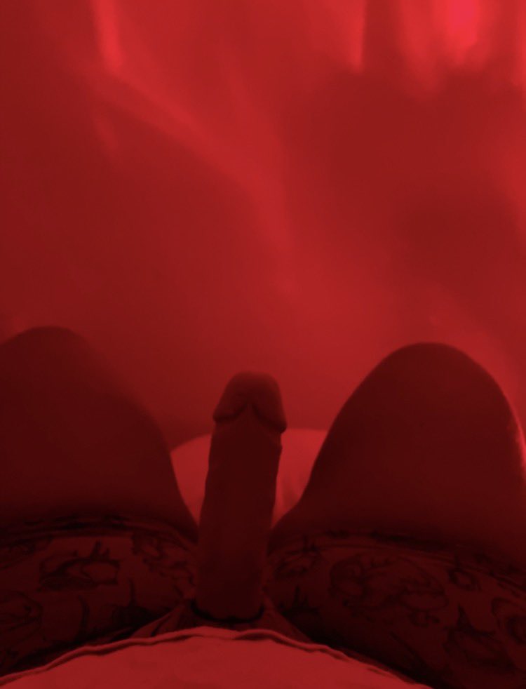 slutsluvk's tweet photo. Would u let a dom fem fuck u? 🫦 #wlw #stud #sellingcontent #dmformenu #domfem https://t.co/P0DDTnRkrG