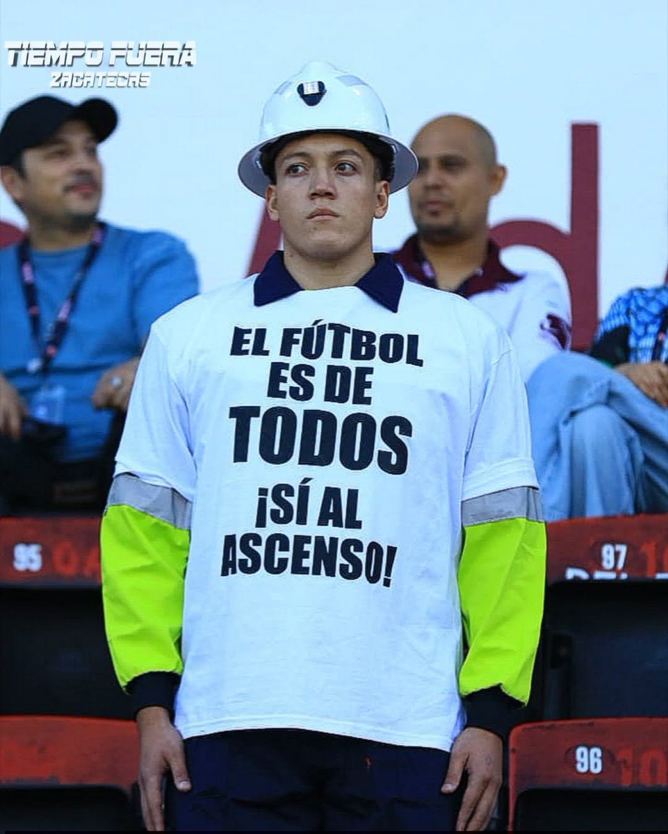 El_Hincha12's tweet photo. 🚨LA AFICIÓN TAMPOCO RAJA CON LAS PROTESTAS🚨

📌Aficionados en el Estadio Carlos Vega Villalba no rajan en su protesta por el no ascenso y descenso,y durante todo el primer tiempo se mantuvieron de pie mostrando sus playeras con la leyenda:

EL FUTBOL ES DE TODOS, SÍ AL ASCENSO https://t.co/TBYDc3zxnL