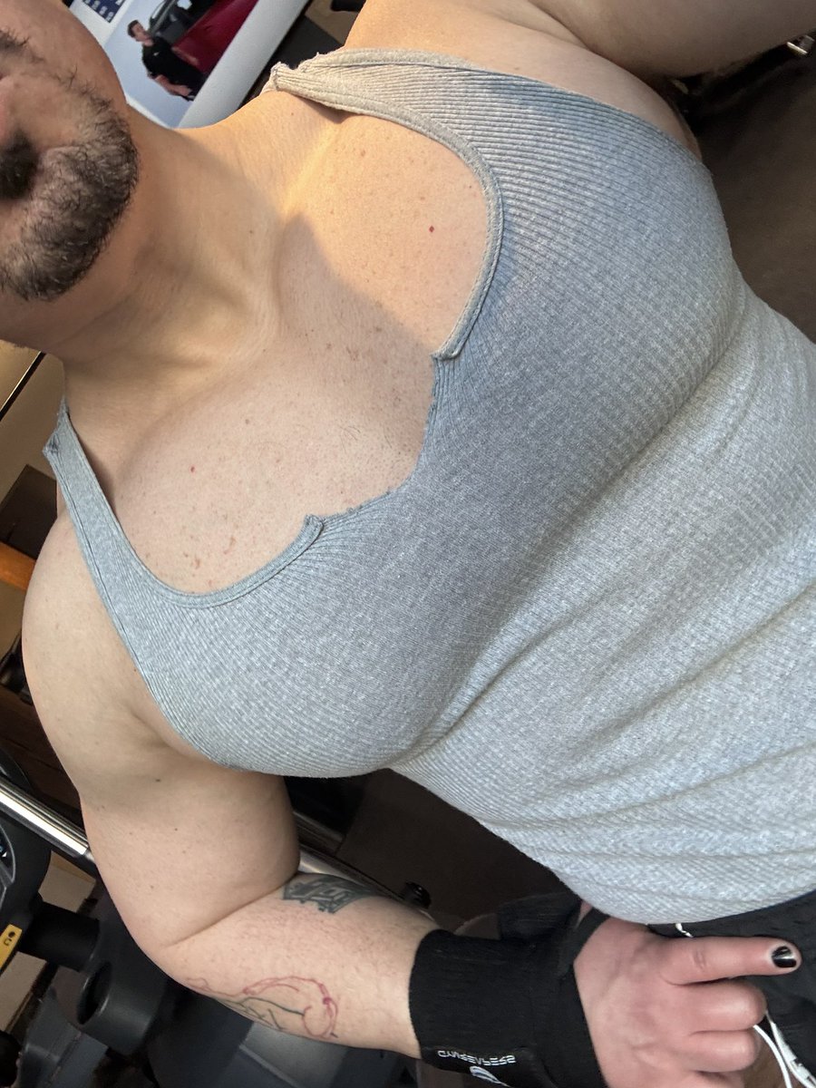 chestgoescrazy's tweet photo. #chest #gay #gym #pecs #muscles https://t.co/qUkm1BWLab
