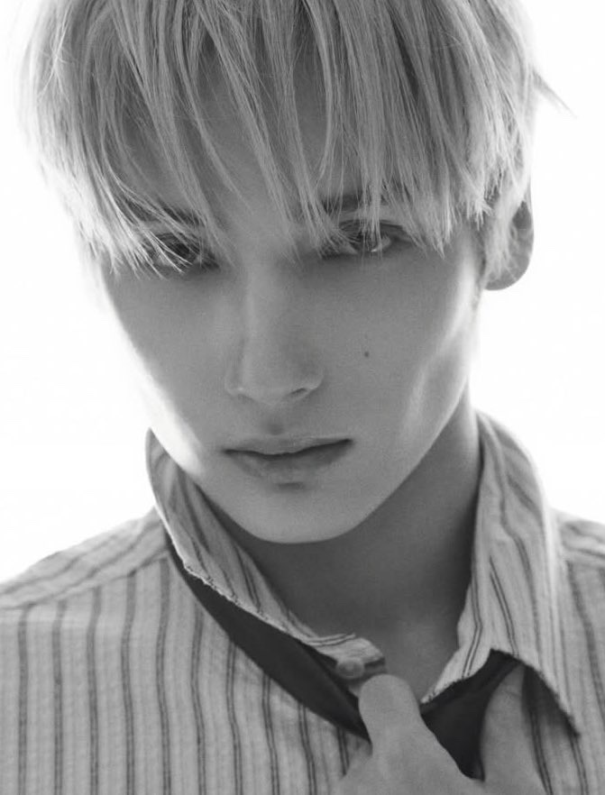 PopHnk's tweet photo. Today is August 1st. 

It is officially the birthday month for HUENINGKAI. https://t.co/GygUvmHymR