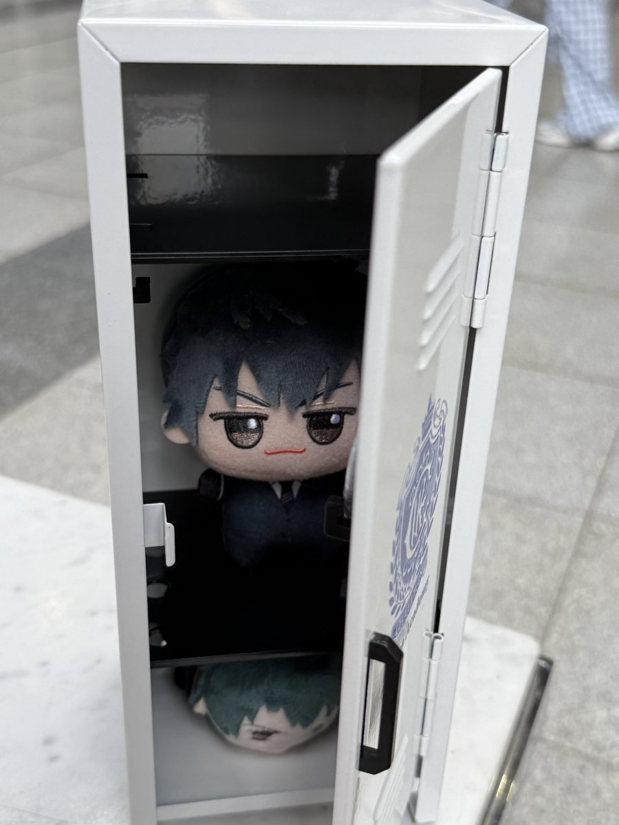 akikiki0927's tweet photo. ロッカーでかいwwwwwww
はじめちゃん入れてみました
（３つ買ったバカ） https://t.co/rlbuJnsvbi
