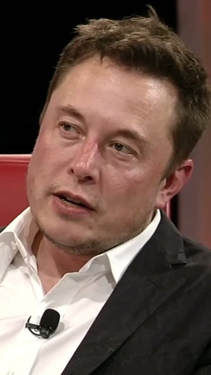 x_mindmirror's tweet photo. What is he reacting to?
A) "We can finish this meeting in 5 minutes." 🤥
B) Someone saying Earth is better than Mars 🪐
C) An AI system passing the Turing test 🤖
D) "Sir, your Wi-Fi password was incorrect." 📶 https://t.co/RgnZ5Q7Iys