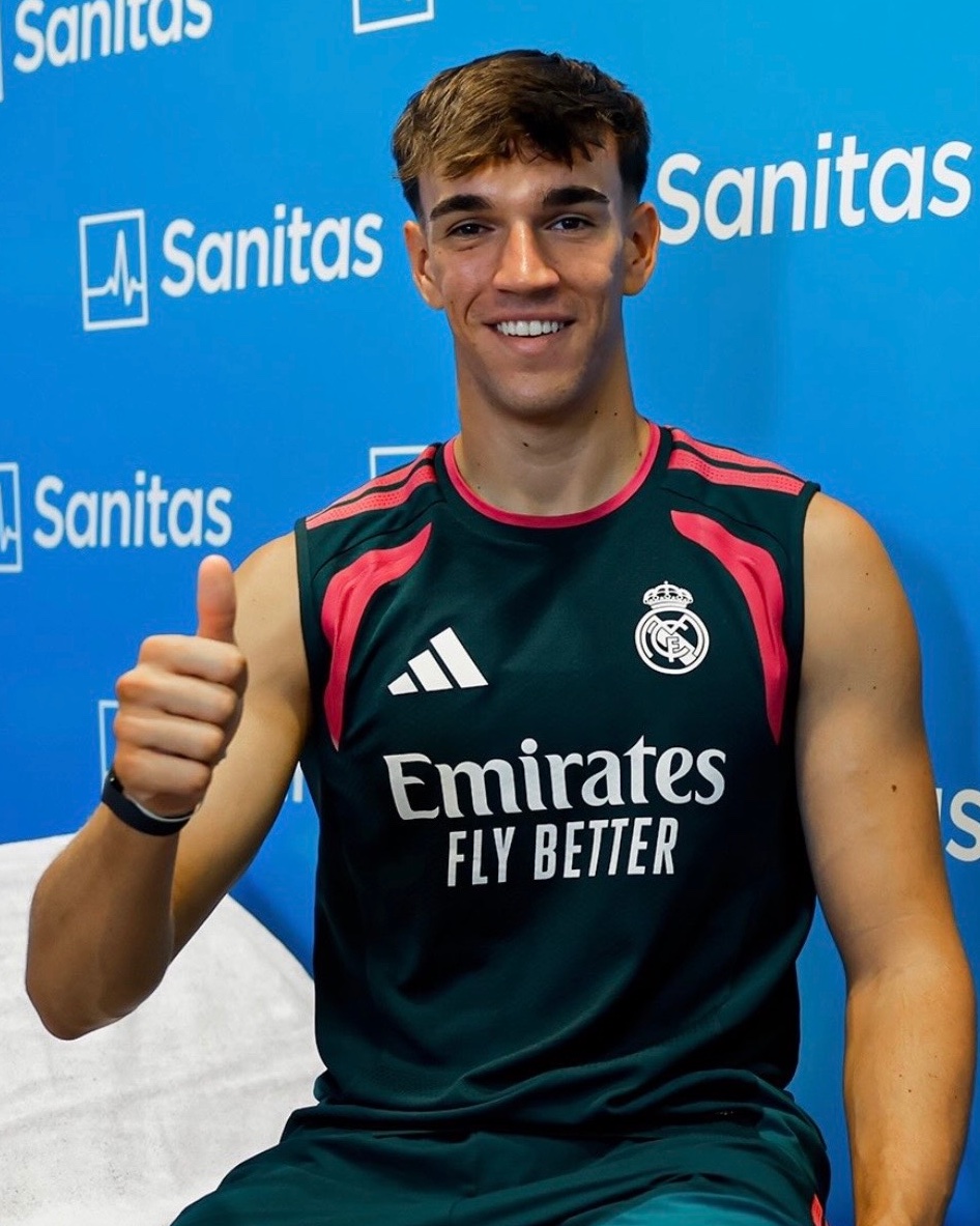 MadridXtra's tweet photo. 🚨 JUST IN: José Mourinho believes that Kylian Mbappé &amp; Carlos Espí COMPLEMENT EACH OTHER PERFECTLY.

He also believes that the difference in their playing style can give him DIFFERENT tactical options depending on the match. @alvaro_esteban6 https://t.co/wOTCeZJvf7