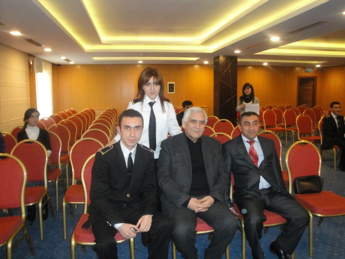 CingizBayram's tweet photo. Eldən gedən elin oğlu. 
Türk'ün nəhəng oğlu, Azərbaycanın Xalq şairi,  Nəriman Həsənzadə vəfat edib.
Uca Millətimizin başı sağ olsun! https://t.co/ftsiQwqtqV