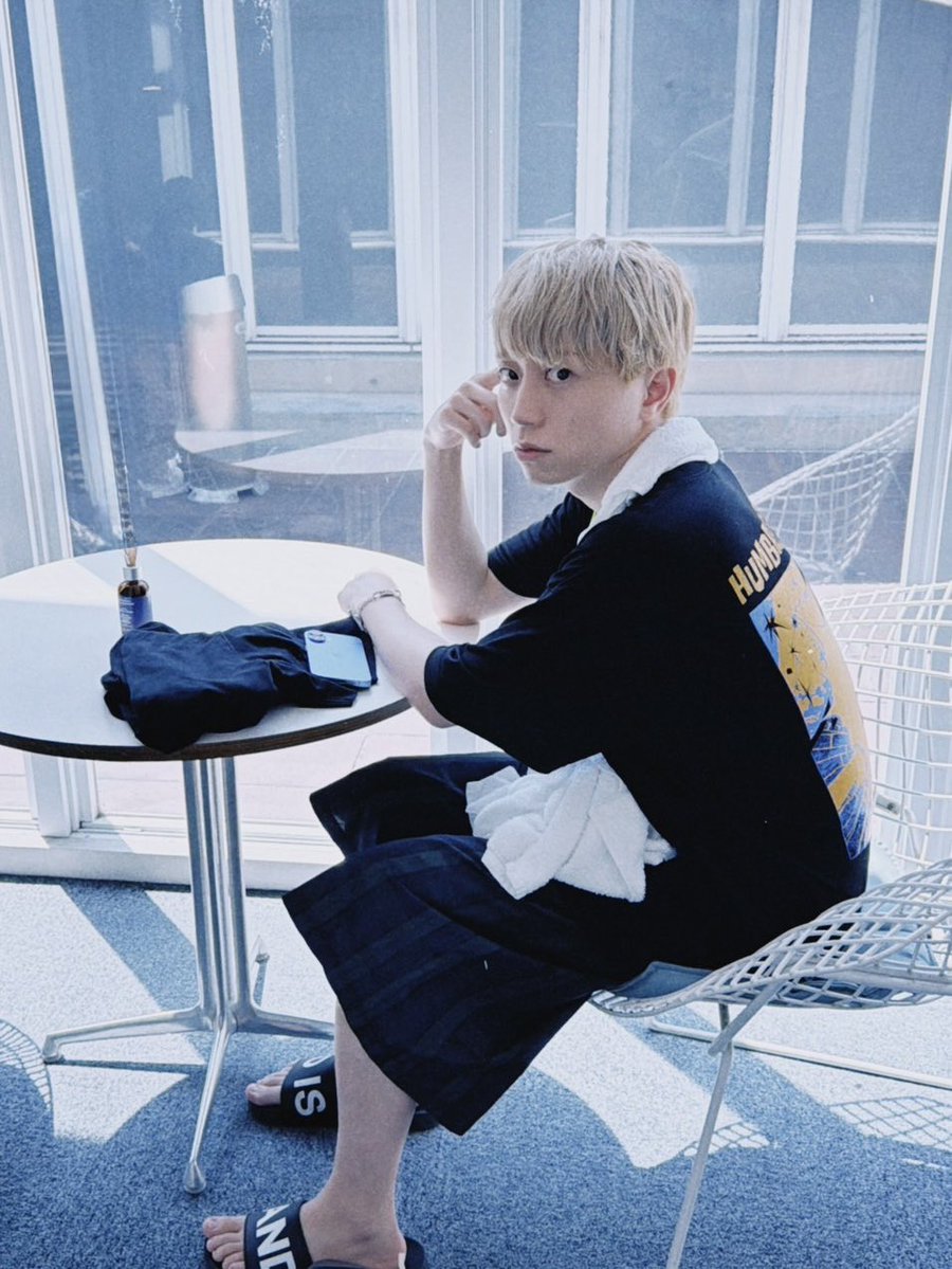 lingnai03's tweet photo. 【ご報告】
金髪です。 https://t.co/yT2fcR4336