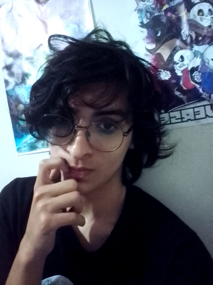 FrankIsFemb's tweet photo. Mi cabello estuvo bien desordenado hoy, muy fuera de lo normal

Aunque creo que eso con el delineado le da un estilo bastante piola. Qué opinan? https://t.co/66oQyTe187