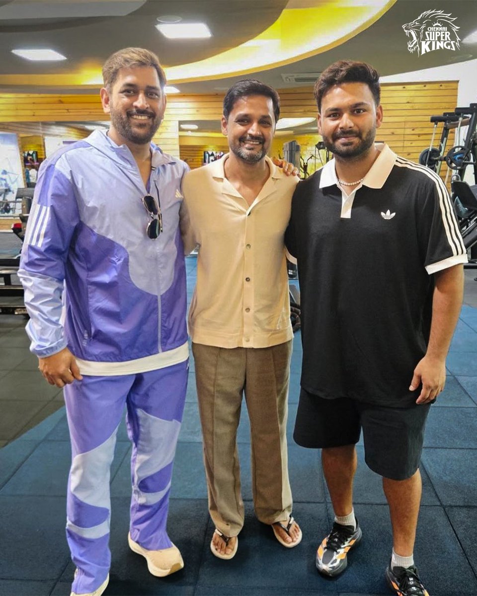 ChennaiIPL's tweet photo. In the right company. 💛

#WhistlePodu 
📸 : Shahbaz Nadeem https://t.co/d25ANQnp8o