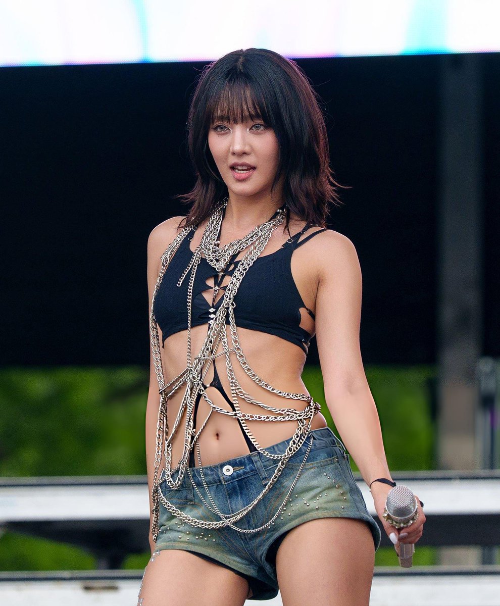 MINNY_NOTE's tweet photo. [📷] 260731 #MINNIE at Lollapalooza 2026 in Chicago!

#민니 #idle #아이들 @official_i_dle https://t.co/58r7lOU0ql