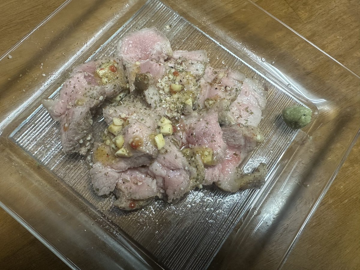 M_matsuko_C's tweet photo. だいぶおつまみのレパートリー増えたから、ジントニックを楽しむ会的なイベントやりたいなぁ〜！！ https://t.co/XH8ZOuc1jV