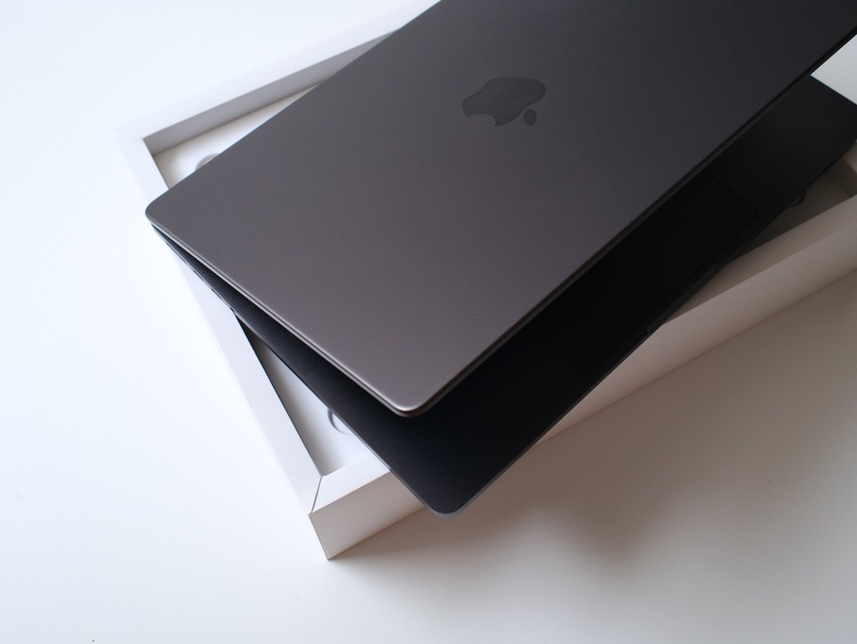 bhaguz_403's tweet photo. Dijual dijual MBP M5 spek mantab 24GB RAM! 😎
Permisi gaes mau jual MacBook Pro M5 ukuran 14 inci. Spek 1TB SSD, 24GB RAM warna Space Black. Unit resmi 🇮🇩 garansi Desember 2026.

Harga 37 juta bungkuuus! Minat cuss DM ya. Bantu RT gaes thank you 🙏🏼 https://t.co/NFZKOKN4UT
