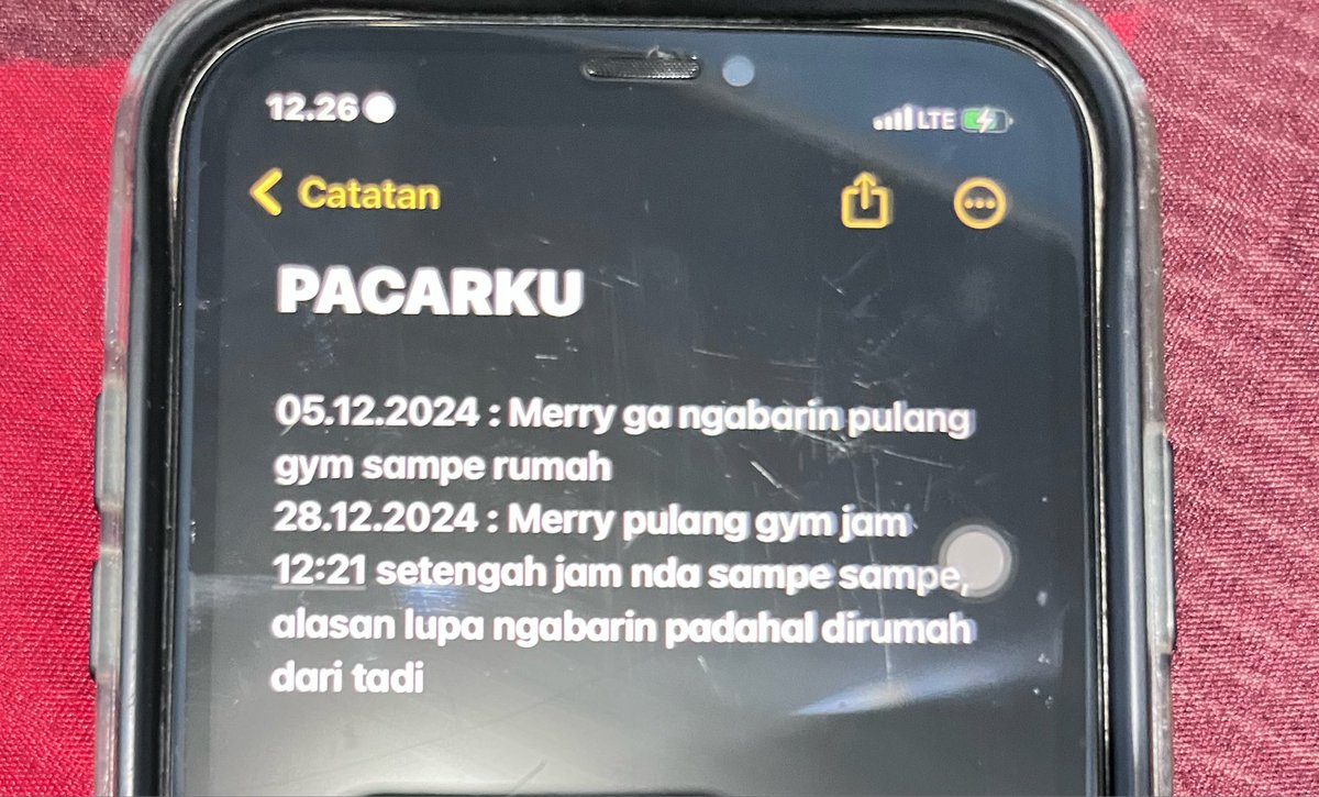 M_Merryyy's tweet photo. Kesalahan aku dicatat biar kalo marahan dia ada bukti 😂 https://t.co/Mz4GGS5N7b