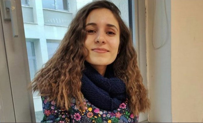 DokuNerde's tweet photo. Bugün 2399 oldu
Gülistan Doku https://t.co/enfYf0Bvyf