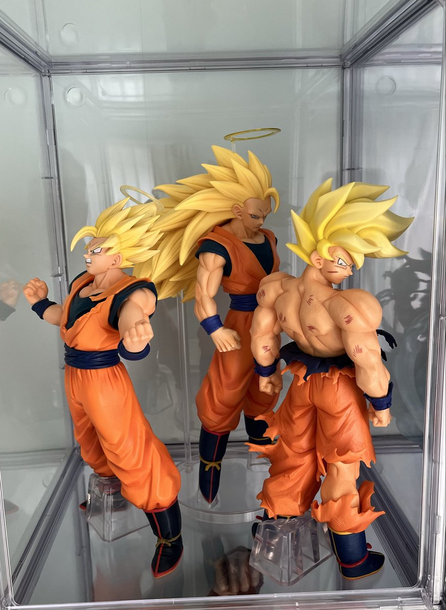 oharu014's tweet photo. 飾る場所問題を解決しようと八番屋さんのフィギュアケースに詰め込んでみたけど…🤔

コンパクトな台座を買ってみようかな😅 https://t.co/9lc7vm67lo