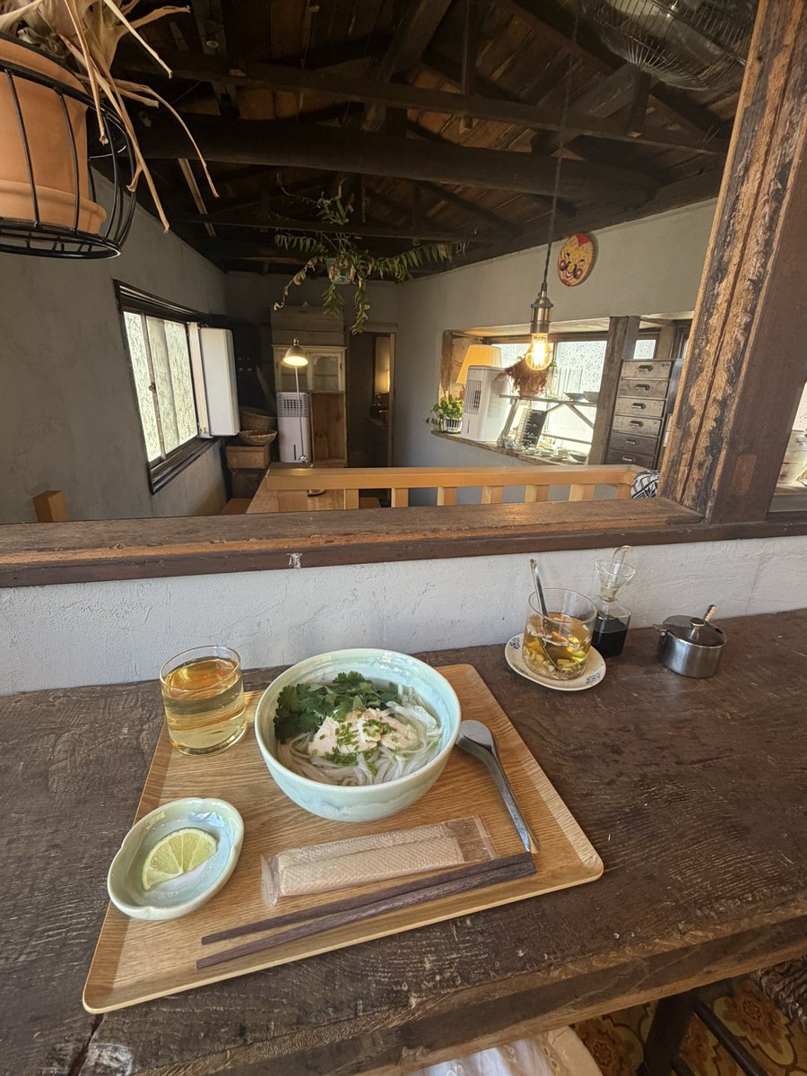 kanicrab_'s tweet photo. 暑くならないうちに文庫本を持って外へ
のんびり、気持ちのいい休日🌿 https://t.co/Jm1NJBpW6x