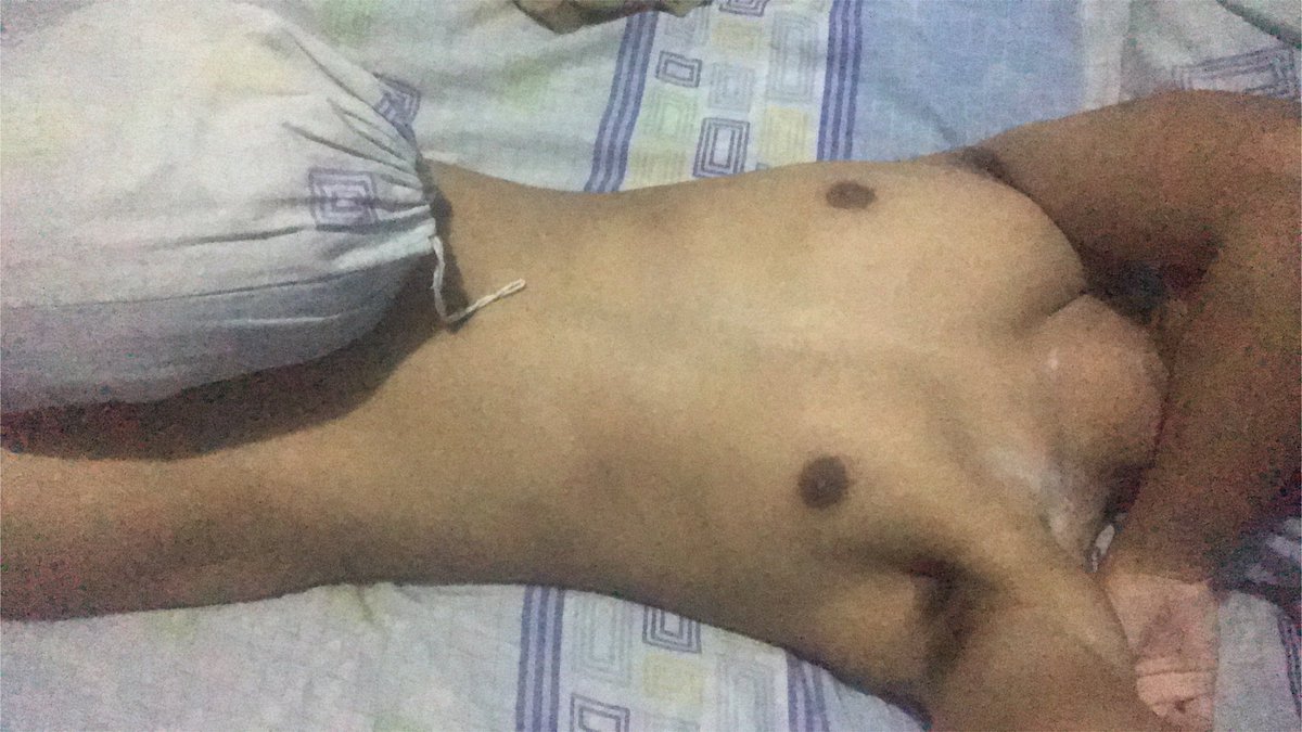 Nglsdp's tweet photo. tim shirtless https://t.co/LiwBIt6nQ2