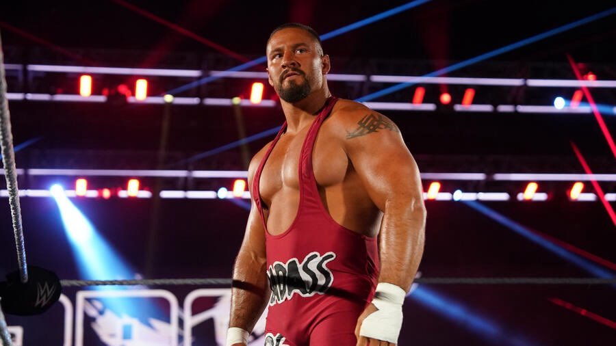 RomanEra0's tweet photo. The wrestlers who are missing summerslam this year...

Carmelo Hayes
Ilja Dragunov
Bayley
Bron Breakker
Lyra Valkyria
Sol Ruca
Je’Von Evans
Street Profits
Roxanne Perez

AND Others... https://t.co/PnB26fFrLU