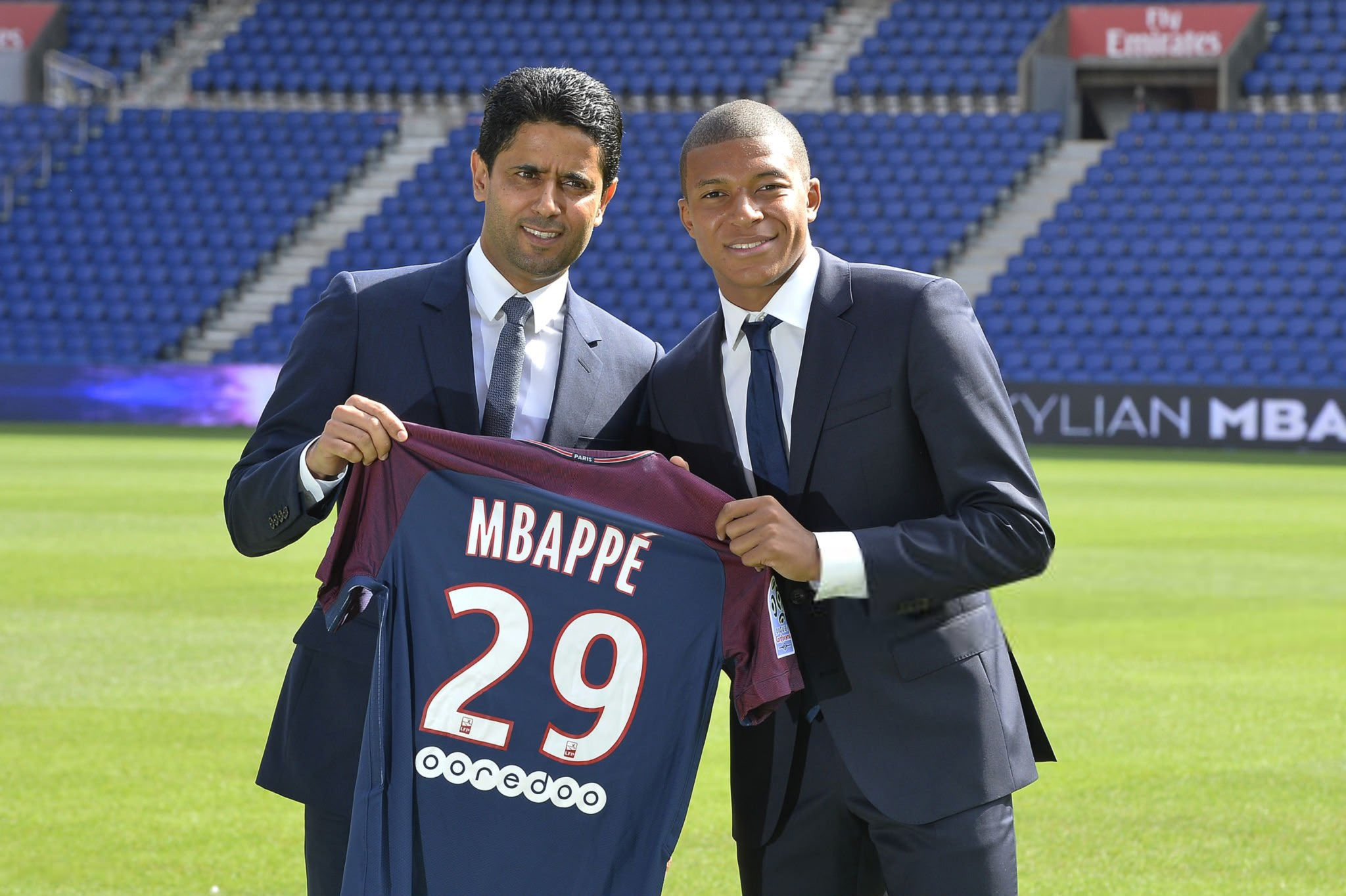 🚨 MAGHNES AKLIOUCHE 🇫🇷 VA DEVENIR LA 2ème PLUS GROSSE VENTE DE L’HISTO...