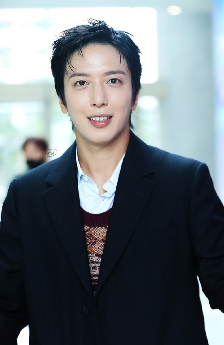 emotionaljyh89's tweet photo. 260731 퇴근길 #정용화 

🩵 https://t.co/4CjPmsAnqV