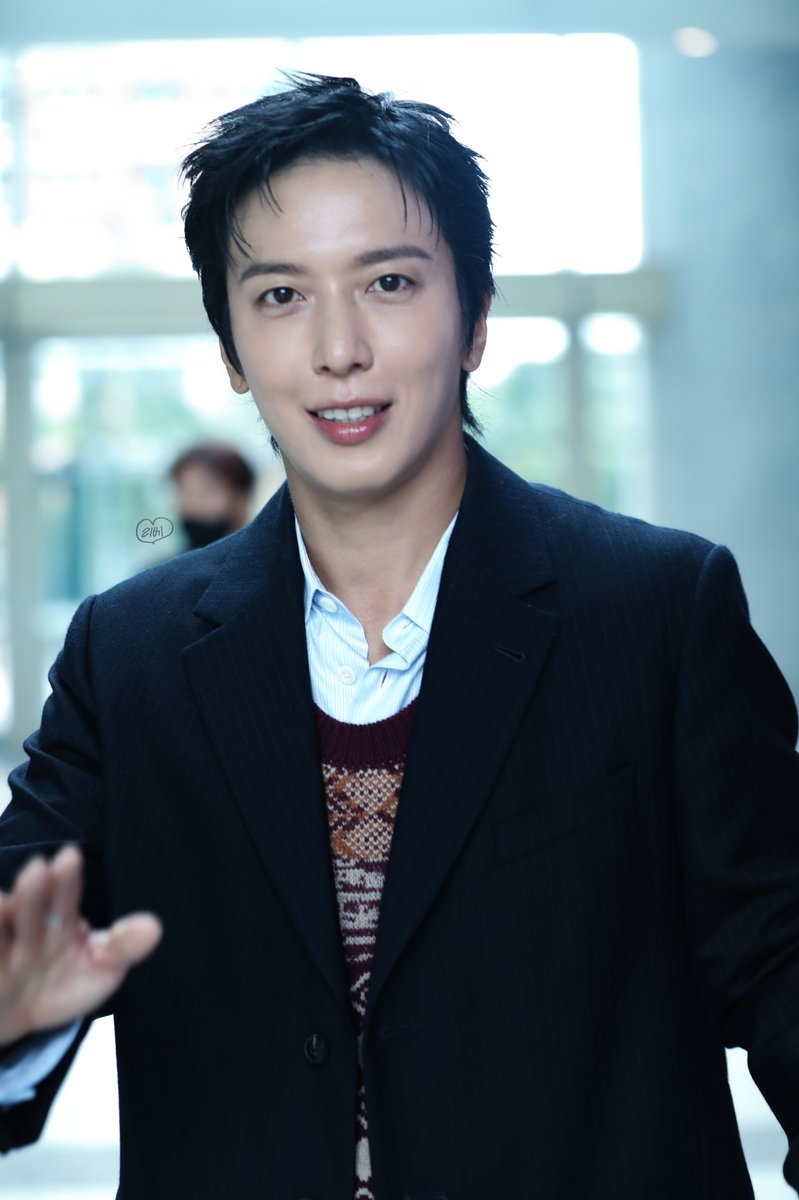 emotionaljyh89's tweet photo. 260731 퇴근길 #정용화 

🩵 https://t.co/4CjPmsAnqV