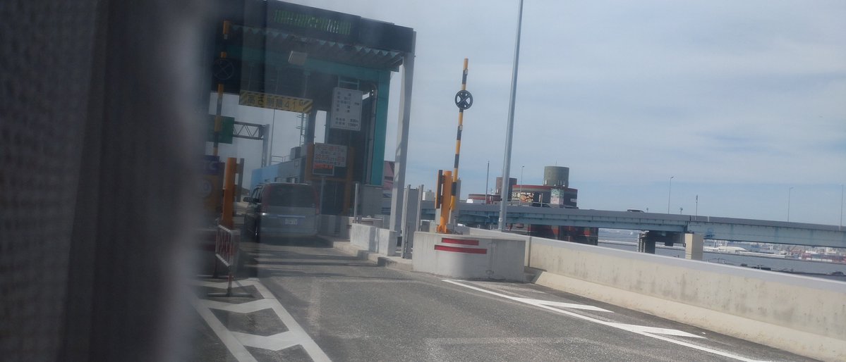 MikancatBoy's tweet photo. 博多名物「高速道路を走る路線バス」 https://t.co/Xjq9IgOZds