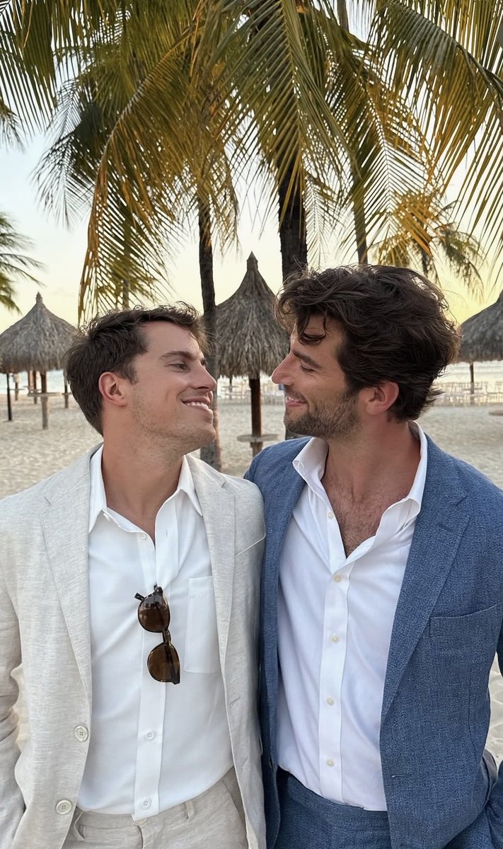 escenas_gay's tweet photo. They found the kind of love that feels like home. ❤️ https://t.co/4F1JrWUW1O