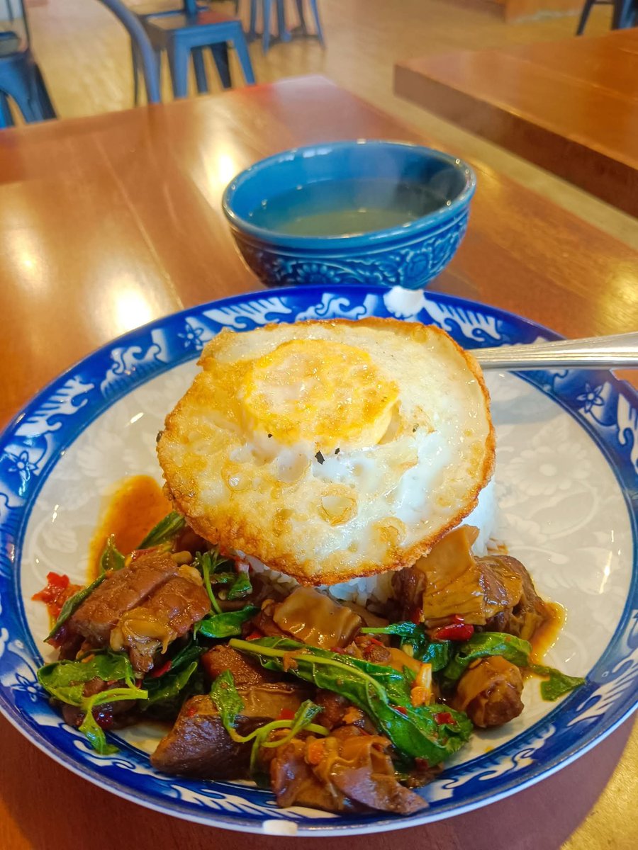 _Zaradrip_66's tweet photo. ข้าวเที่ยง แต่กินเย็น https://t.co/fvMdXAL6vq
