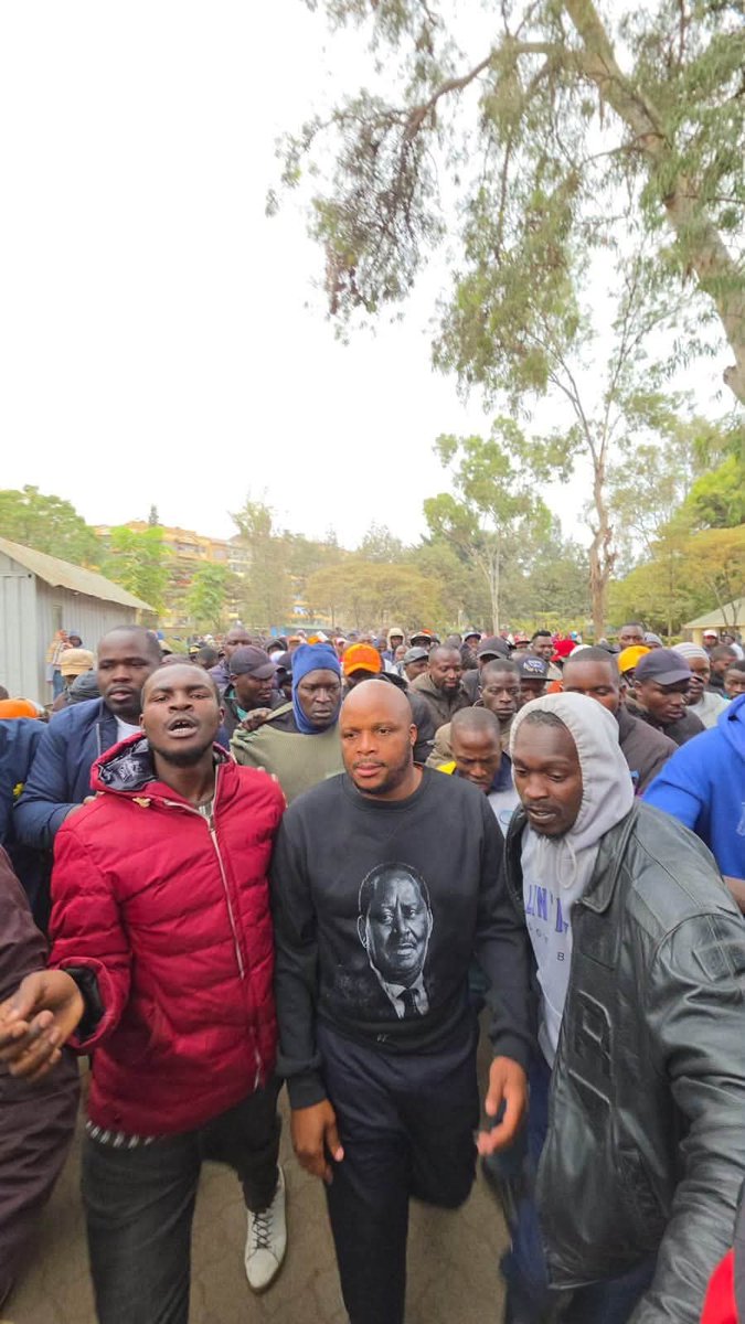 Adele_lide's tweet photo. Nairobi Senator Jalango storms Babu Owino's Embakasi East bedroom. Hii kiti Jalas ashachukua https://t.co/3pC0ehP6hl