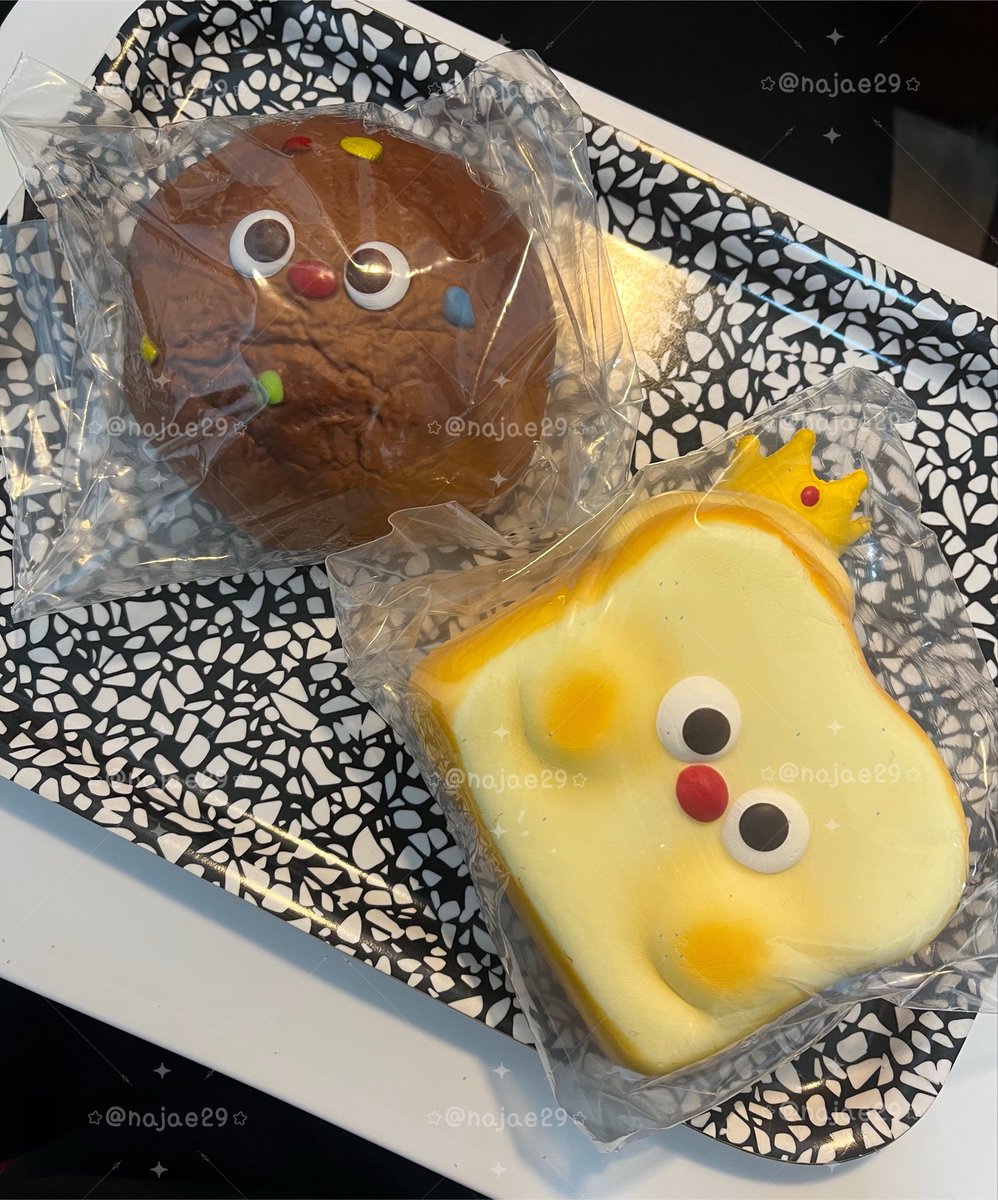 najae29's tweet photo. ส่งต่อ / wts (เทียบ1)
 ♡.° มิโดะ คิงโทส คุกกี้ จมด. ⑅ ౨ৎ
— โทส 390฿ 
— คุกกี้ 400฿
พก.ครบ ค่าส่ง 50฿ 💌 [ เหมาส่งฟรี ]
🖐🏻ทักมาขอดูพต.ได้ค่ะ น้องมีตน. แครก
#ตลาดนัดสกุชชี่ #ส่งต่อสกุชชี่ https://t.co/k27aWDlBRe