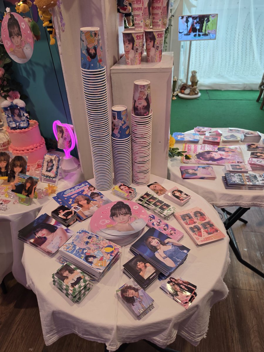 kmsesang0503's tweet photo. 260801 카페 톤앤매너 김채원 생일카페
#채채의매지컬다이어리
#HAPPY_CHAEWON_DAY https://t.co/QuDYNPdW4Y