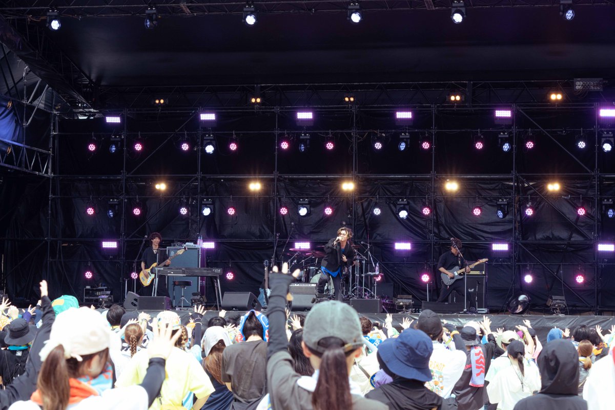 NUMBERSHOT_'s tweet photo. 【センチミリメンタル】

バンド初の夏フェス！
NUMBER SHOT2026に登場☀️

力強さの中にも繊細さを感じさせる楽曲を携え、圧巻のステージを披露✨
初めての夏フェスとは思えないパフォーマンス力で、会場の盛り上がりは最高潮になりました！

photo by：MASANORI FUJIKAWA

#センチミリメンタル #NUMBERSHOT