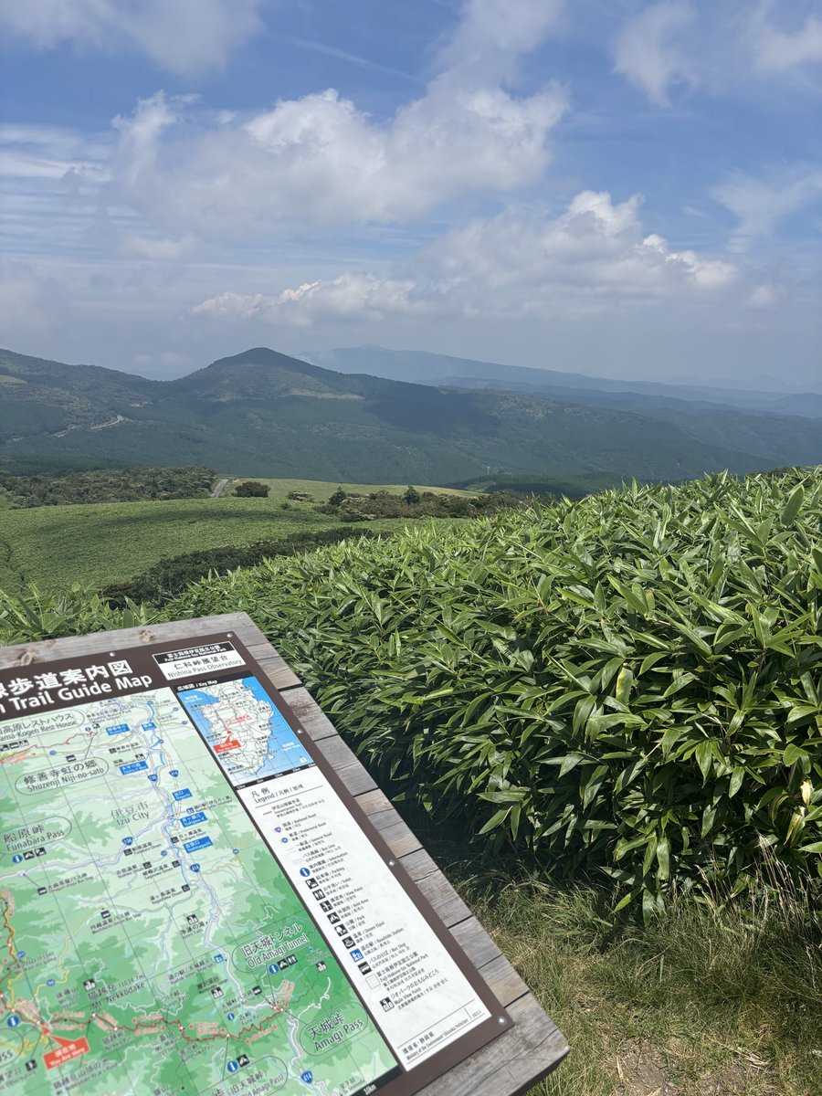 tr6_9's tweet photo. 箱根ターンパイク走って馬ロック見て仁科展望台登って箱根神社行った https://t.co/WdTfrBLfxp