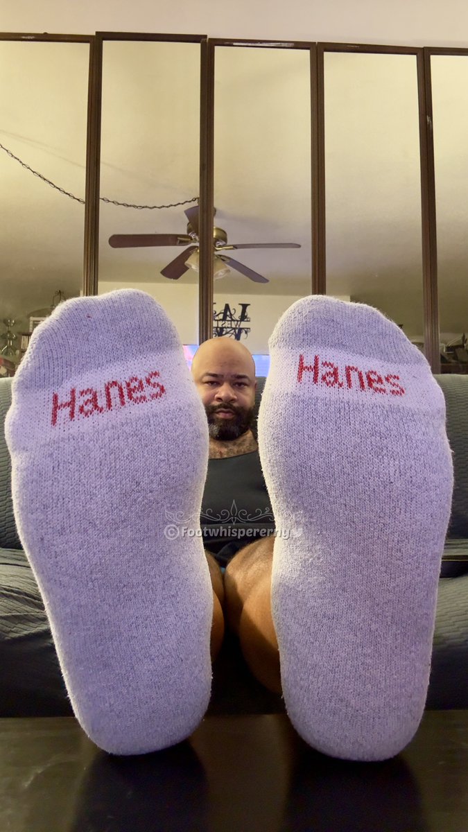 Footwhispererny's tweet photo. Socks on, socks off… https://t.co/3NdbHVo2Wn