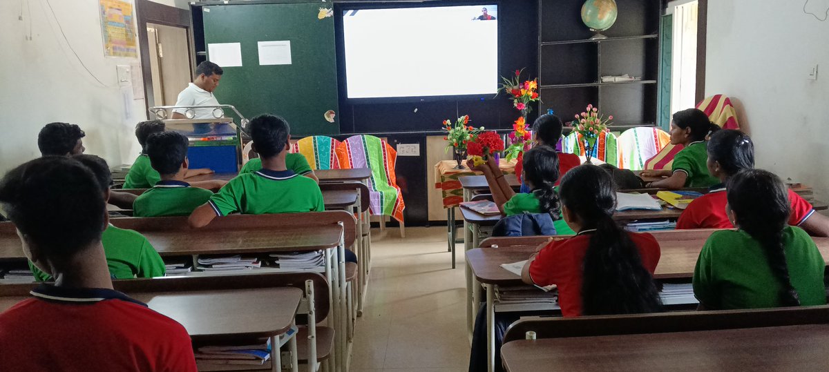 BarabankHs1982's tweet photo. Successfully Conducted Career Guidance Webinar! 🎉
Today, we successfully conducted  Career Webinar( Career in Journaliam &amp; Mass Communication ) with valuable insights into higher education, career opportunities, and future planning.@OSEPA_Official @NityanandaBJP @EduMinOfIndia https://t.co/1uLznQugYJ