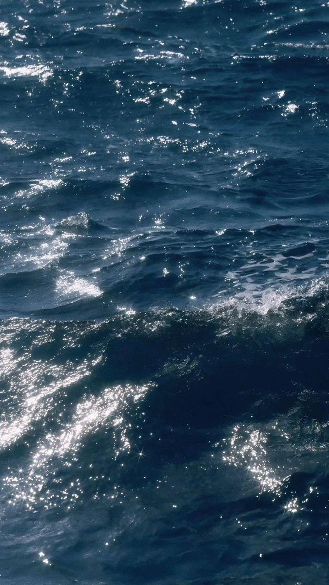 hawsett4's tweet photo. Ocean and sparkles https://t.co/ZLAJsWyggJ