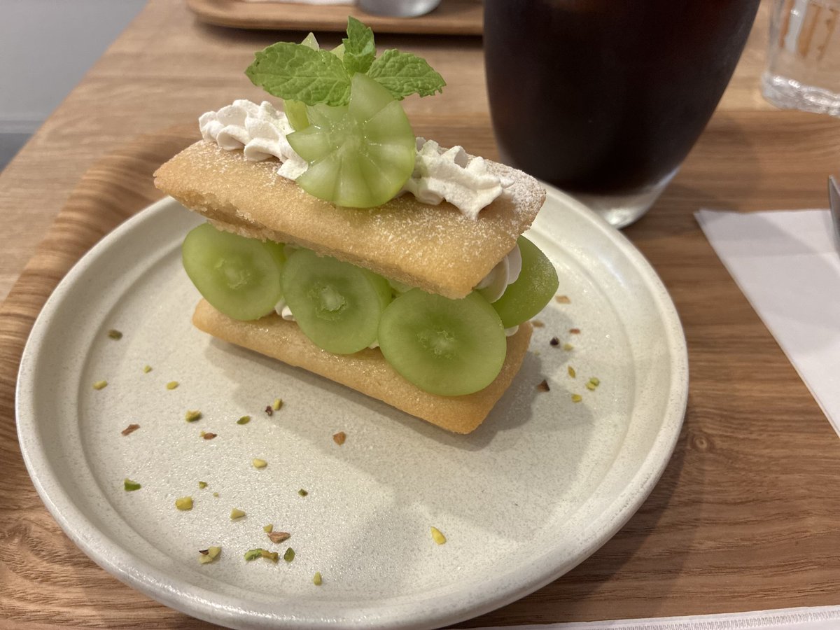 yuetu18's tweet photo. 念願のシャインマスカットフィナンシェケーキ
いただきます
#美味しいもの大好き
#水出しコーヒー https://t.co/74dqNisV5y