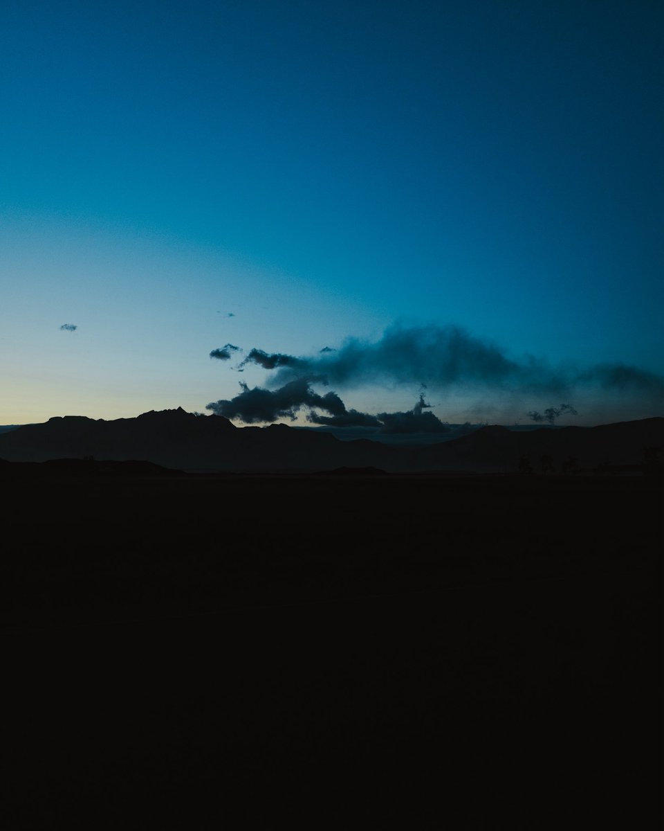 DylanCalluy's tweet photo. Iceland doesn’t do “nice.” It does biblical. https://t.co/BSQsd3ePRS