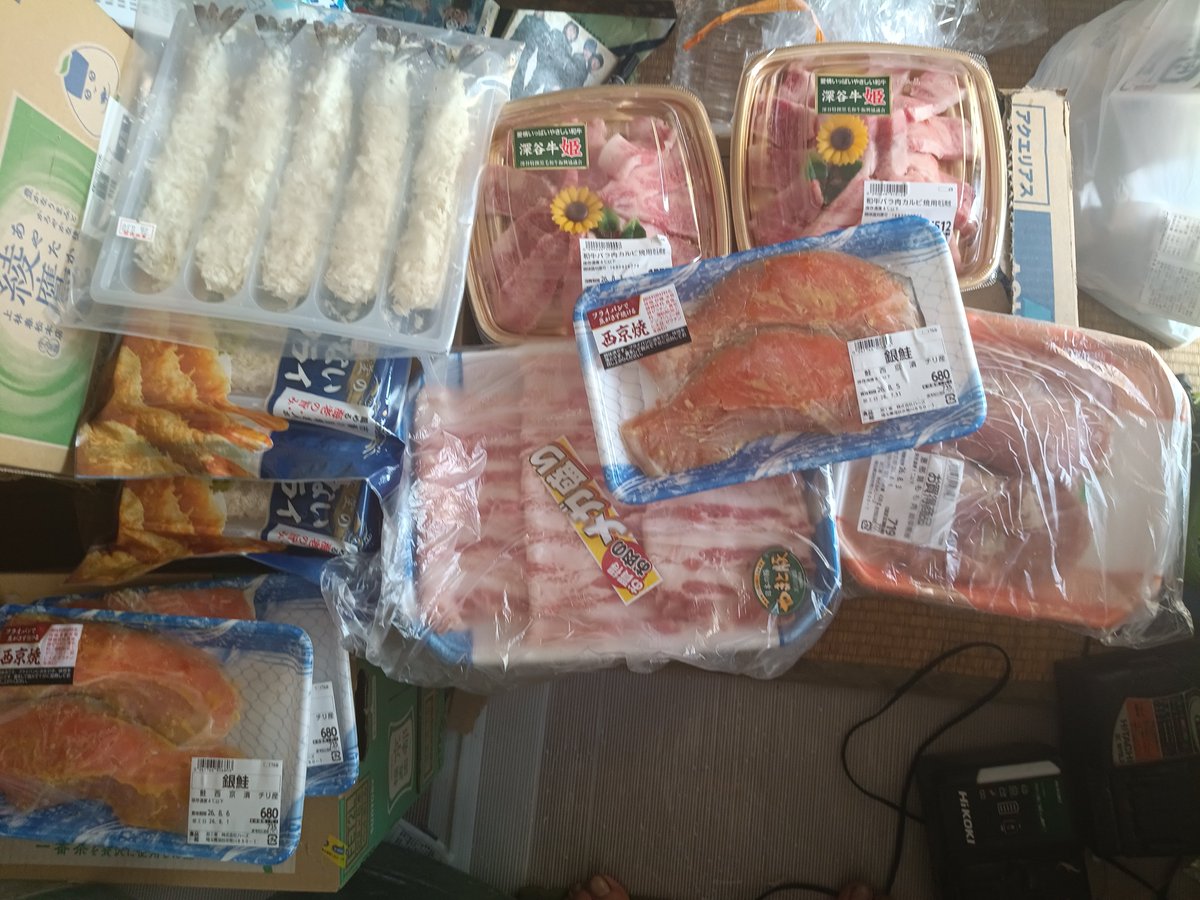 SRhbN5HkeRCEFHs's tweet photo. アルティメット豪遊👿🔥
🍤🍤🐷🔥🥩🥩🥩🥩🦈🦈🔥 https://t.co/6iVIB0zT9X
