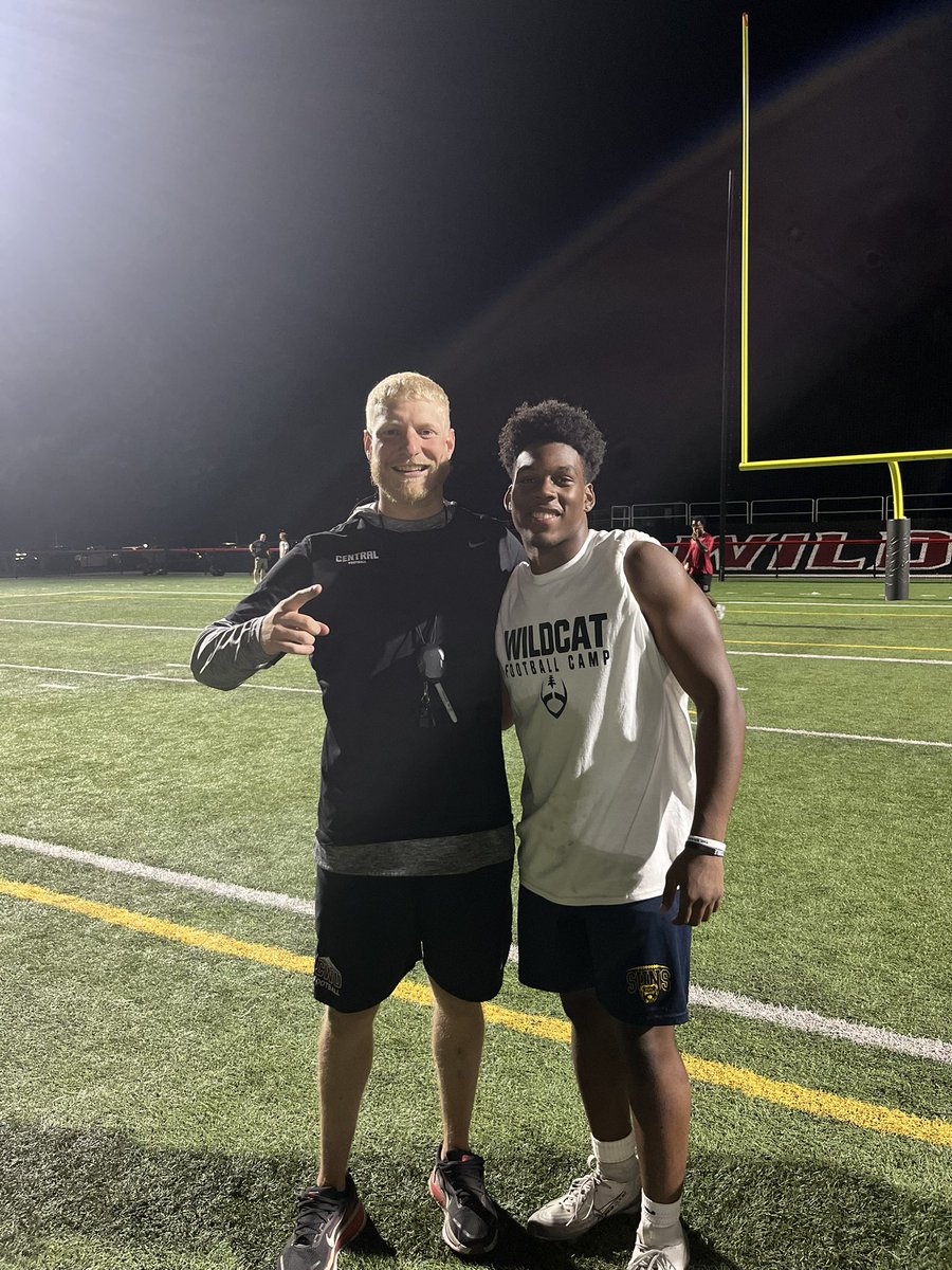 AzonamC's tweet photo. Had an amazing camp with @CWUFB! I loved the vibes and loved the competition even more!

And a special thank you to Coach @StinnToWin and players @BryceIndell @MikeWestbrookJ for helping me improve as a player today

Go Cats!

@Coach_Power @Matt_Johnson37 @FootballSuns https://t.co/YKjJ20ZktP