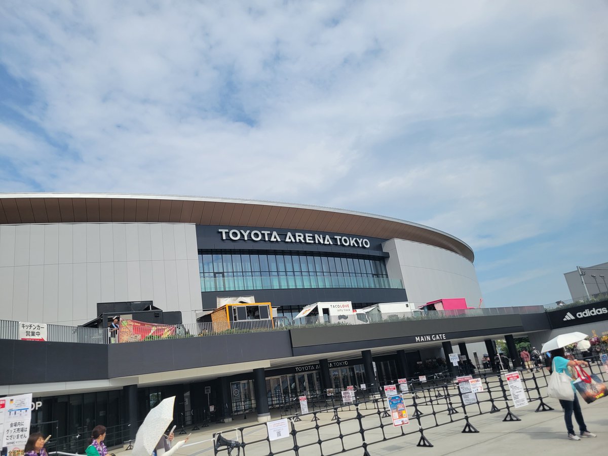 nonameTYPE21's tweet photo. 今日もTOYOTA アリーナへ

#桑田佳祐
#夏祭りツアー2026 https://t.co/CmuEJcyn5O