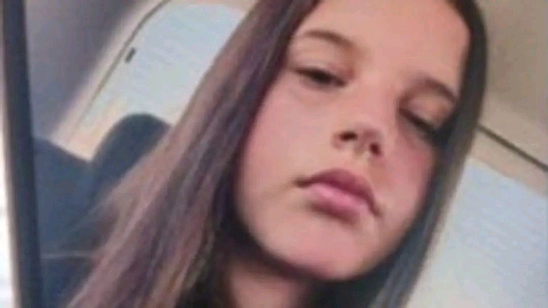 FreyjaBakke's tweet photo. 🚨 Police are asking for the public's help in finding a 13-year-old girl from Bolton. Leah was last seen in Farnworth at around 7pm on Tuesday (July 28).

She is described as a white female of thin build with long Brown hair.

She was last seen wearing black shorts, black vest top, grey jacket, and grey adidas trainers while carrying a black handbag.

Officers are becoming increasingly concerned about her and want to make sure she is safe and well.