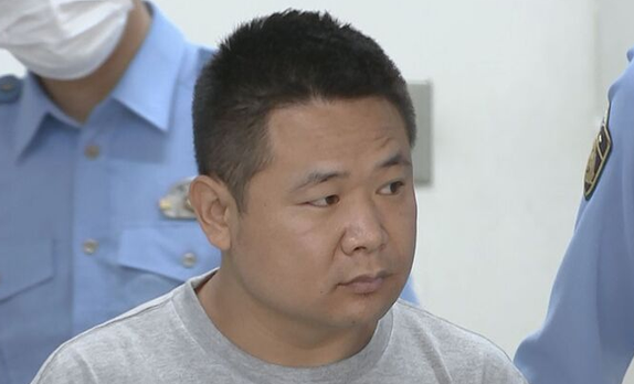 hoshusokuhou's tweet photo. 山手線でスリ多発してたのコイツの仕業かｗｗｗｗｗｗ
中国人スリ男(37)、山手線で女性から財布を盗んで現行犯逮捕　短期ビザで入国したばかり
↓
・中国籍の喬帥（チャオスアイ）容疑者
・山手線の内回りと外回り3時間半以上も物色し狙う
・バッグから現金4万4000円

・「財布は盗んでいません」と容疑を否認
・検察は他の窃盗事件7件との関連を調査へ

山手線3時間半って何周したんだよｗｗｗ