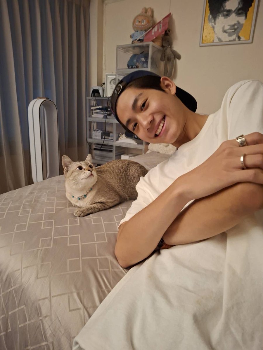 Maichaiphuchai's tweet photo. พริกไทยฝากเนื้อฝากตัวด้วยค่ะ  😸

ALMOND AND PRIKTHAI X REMY

#REMYxALMOND https://t.co/PjVFv3bhzx