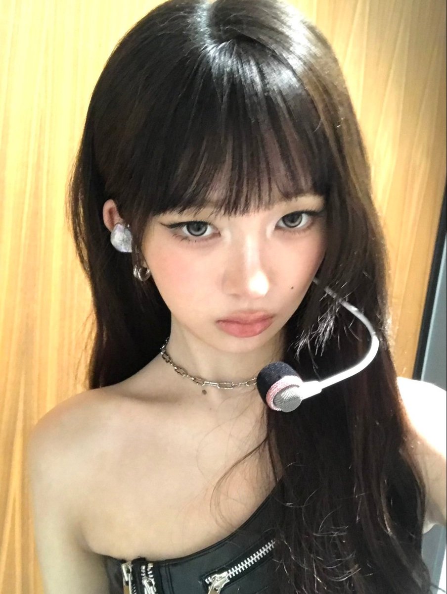 ilyreixn's tweet photo. 근본 긴생머리 https://t.co/HMLwE8O9rV